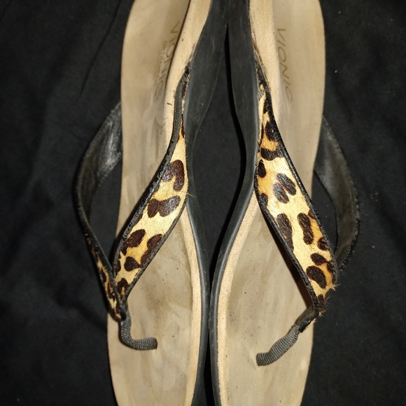 VIONIC SIZE 9 - Picture 3 of 6